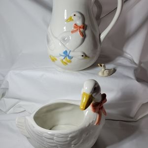 Vintage Otagiri Japan White Pekin Ducks with Bow Pitcher and Planter/Bowl